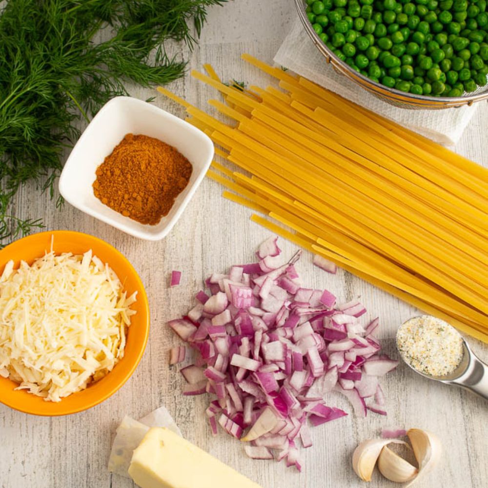 Curry pasta ingredients.